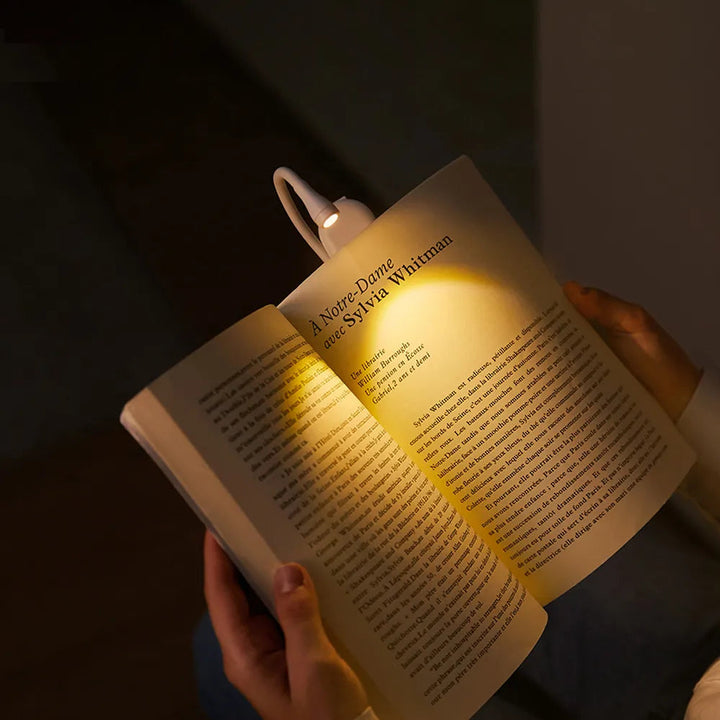 Przenośna, klipsowana mini lampka do książek